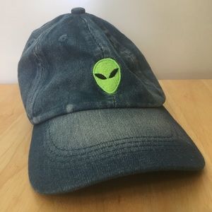 Accessories - 3 for 15$ alien hat Accessories - 3 for 15$ alien hat